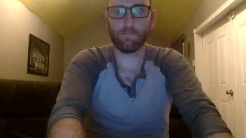Snapshot of averagepenisalaric chatting on May 3, 5:57 am averagepenisalaric online show from May 3, 5:57 am