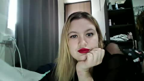 Snapshot of avery_doll21 chatting on June 23, 6:06 pm Avery Doll online show from June 23, 6:06 pm