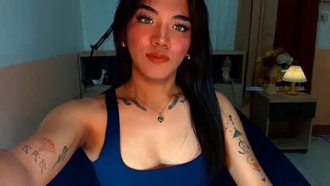 Snapshot of avery_hunt chatting on December 8, 11:03 am Avery online show from December 8, 11:03 am