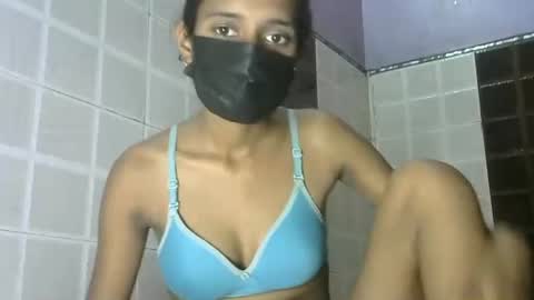 Snapshot of avery_lust01 chatting on April 28, 6:40 am avery_lust01 online show from April 28, 6:40 am