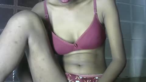 Snapshot of avery_lust01 chatting on May 1, 6:18 am avery_lust01 online show from May 1, 6:18 am