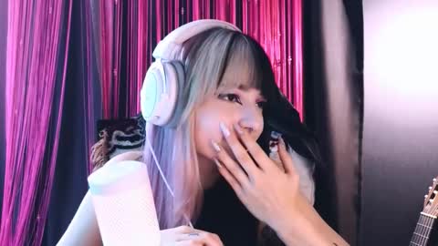 Snapshot of avi_nile chatting on September 11, 5:07 am Avriel online show from September 11, 5:07 am