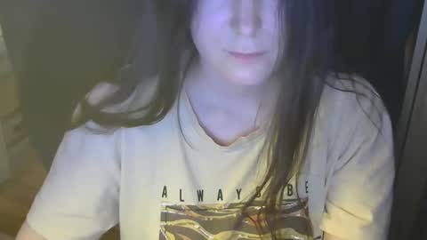 Snapshot of avialenne chatting on April 3, 6:28 pm avialenne online show from April 3, 6:28 pm