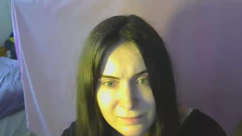 Snapshot of avialenne chatting on May 5, 11:29 am avialenne online show from May 5, 11:29 am