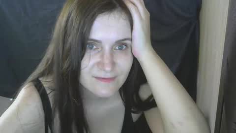 Snapshot of avialenne chatting on May 15, 1:18 pm avialenne online show from May 15, 1:18 pm