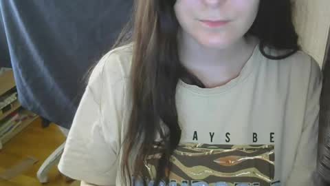 Snapshot of avialenne chatting on May 18, 12:22 pm avialenne online show from May 18, 12:22 pm