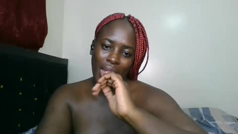 Snapshot of avian_babe chatting on June 7, 9:02 am Avian online show from June 7, 9:02 am
