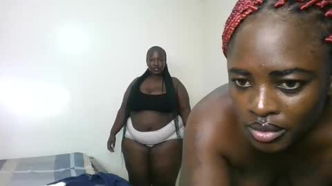 Snapshot of avian_babe chatting on June 8, 1:28 am Avian online show from June 8, 1:28 am