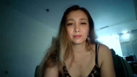 avinelra online show from June 17, 7:26 pm