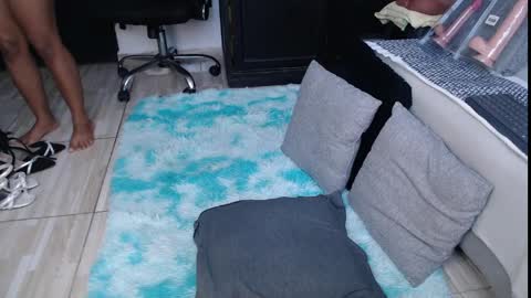 AVIS  online show from April 20, 6:42 pm