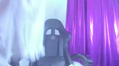 avril_jonson online show from October 7, 1:36 am