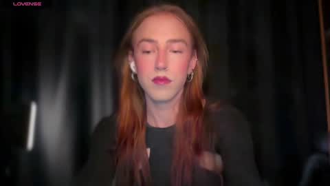 Snapshot of avril_pearly_ chatting on June 6, 11:04 am avril_pearly_ online show from June 6, 11:04 am