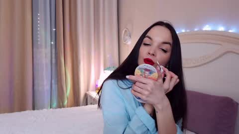 Snapshot of avrora_lew_ chatting on April 30, 10:36 pm Avrora Inst online show from April 30, 10:36 pm
