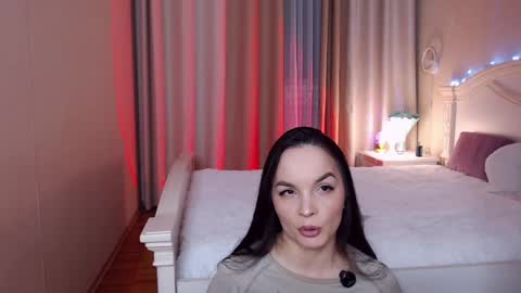 Snapshot of avrora_lew_ chatting on May 1, 10:14 pm Avrora Inst online show from May 1, 10:14 pm