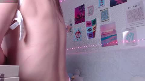 Snapshot of avrora_sweetyme chatting on October 19, 6:19 pm avrora_sweetyme online show from October 19, 6:19 pm