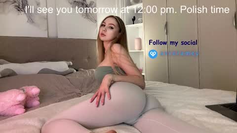 Avrora online show from February 11, 9:25 pm