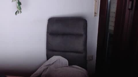 Snapshot of awesome86m chatting on May 3, 8:26 pm PiPa online show from May 3, 8:26 pm