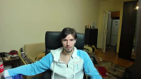 Snapshot of awesome_justin chatting on January 18, 12:03 am Justin online show from January 18, 12:03 am