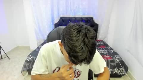 Axel online show from October 23, 11:42 am