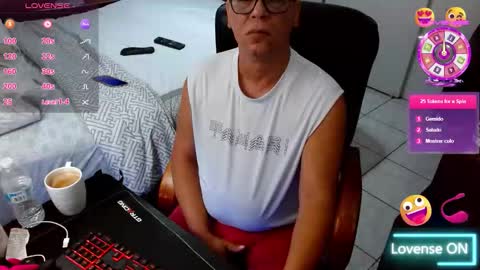 Snapshot of axel264 chatting on March 3, 9:37 am Alex online show from March 3, 9:37 am