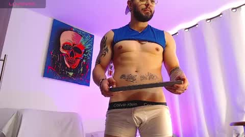 Snapshot of axel_7070 chatting on April 29, 2:21 pm Independiente Model online show from April 29, 2:21 pm