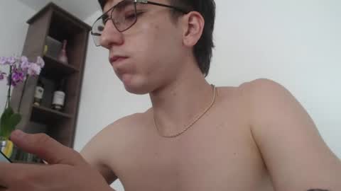 Snapshot of axel__master chatting on June 22, 6:16 pm axel__master online show from June 22, 6:16 pm