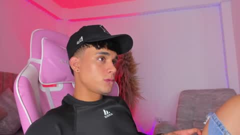 Snapshot of axel_cody_ chatting on May 19, 1:06 pm AXEL online show from May 19, 1:06 pm