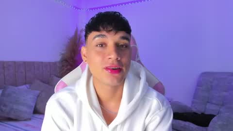 Snapshot of axel_cody_ chatting on June 15, 9:00 am AXEL online show from June 15, 9:00 am