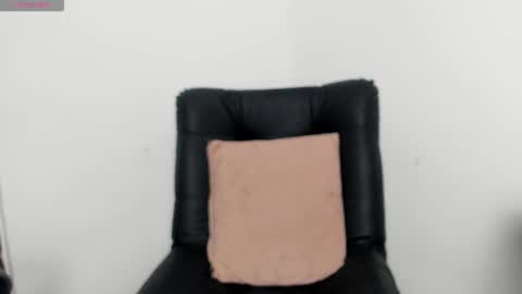 axel davis  online show from December 21, 6:42 am