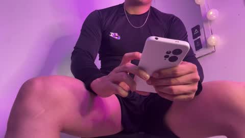 Snapshot of axel_es chatting on February 24, 12:08 am axel_es online show from February 24, 12:08 am