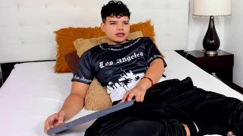 Snapshot of axel_forte chatting on May 14, 1:40 pm Axel Forte online show from May 14, 1:40 pm