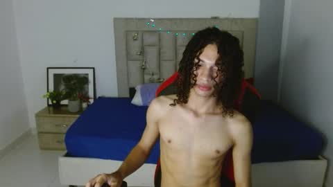 Axel online show from December 17, 12:05 am