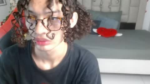 Snapshot of axel_fox7 chatting on May 18, 1:24 am Axel online show from May 18, 1:24 am
