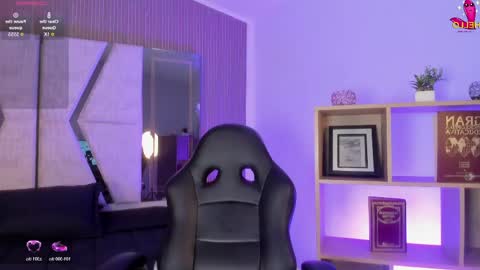 Snapshot of axel_grey_ chatting on June 8, 1:22 pm axel_grey_ online show from June 8, 1:22 pm