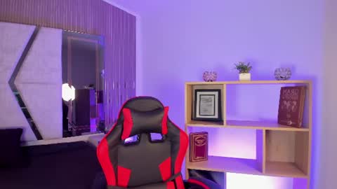 Snapshot of axel_grey_ chatting on July 11, 12:41 pm axel_grey_ online show from July 11, 12:41 pm