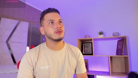 Snapshot of axel_grey_ chatting on July 16, 12:44 pm axel_grey_ online show from July 16, 12:44 pm