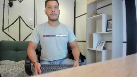 Snapshot of axel_grey_ chatting on July 18, 11:14 am axel_grey_ online show from July 18, 11:14 am