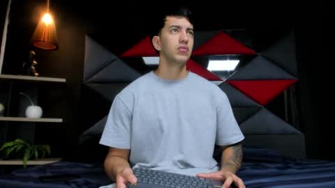 axel_hendrick online show from February 20, 11:22 am