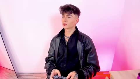 Snapshot of axel_inkshade chatting on January 18, 11:41 pm Axel online show from January 18, 11:41 pm