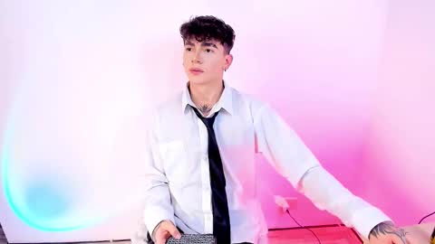 Snapshot of axel_inkshade chatting on February 6, 8:23 pm Axel online show from February 6, 8:23 pm