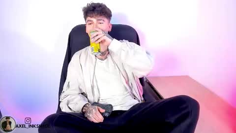 Snapshot of axel_inkshade chatting on February 27, 3:39 am Axel online show from February 27, 3:39 am