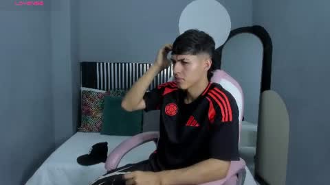 Snapshot of axel_mendoza_ chatting on June 27, 4:34 pm A X E L online show from June 27, 4:34 pm