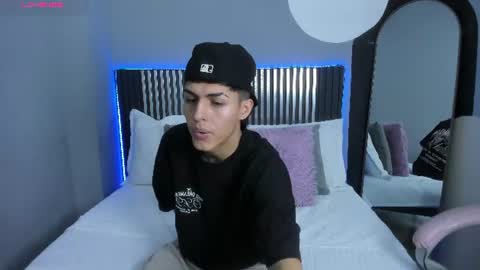 Snapshot of axel_mendoza_ chatting on July 14, 7:30 pm A X E L online show from July 14, 7:30 pm