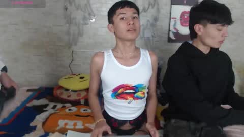 axel_milo_and_kairo online show from November 25, 9:26 pm