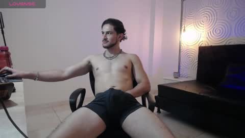 Snapshot of axel_porn_ chatting on April 11, 1:37 pm Axel online show from April 11, 1:37 pm