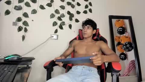 Snapshot of axel_rosse2 chatting on October 26, 8:04 pm axel_rosse2 online show from October 26, 8:04 pm
