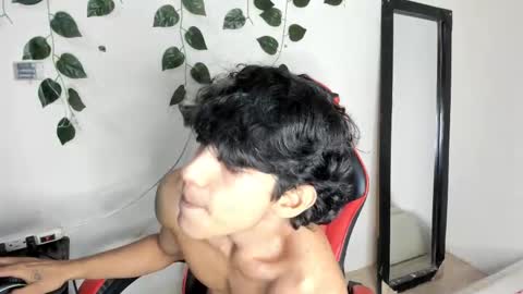 Snapshot of axel_rosse2 chatting on November 25, 10:43 pm axel_rosse2 online show from November 25, 10:43 pm