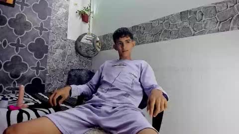 axel_strongx18 online show from February 6, 2:31 pm