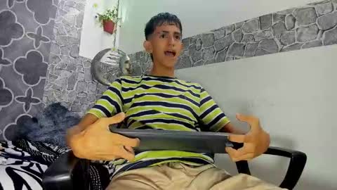 axel_strongx18 online show from February 8, 1:36 pm