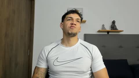 INDEPENDENT MODEL  online show from September 16, 9:49 pm